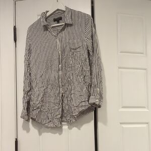 Banana Republic Women's Gray and White Striped Button Down Shirt